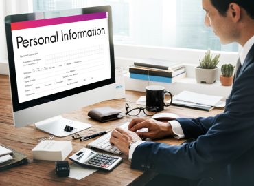 Los empleadores únicamente pueden manejar y compartir información relacionada directamente con la relación de trabajo.
