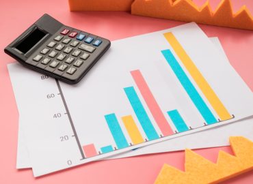 Cuando una deuda empieza a crecer por los intereses se siente que se pierde el control financiero.