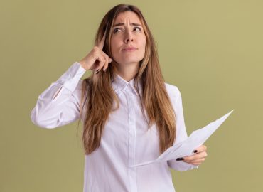 La verificación legal de una deuda consiste en respaldar la existencia y titularidad de la deuda mediante documentación oficial.