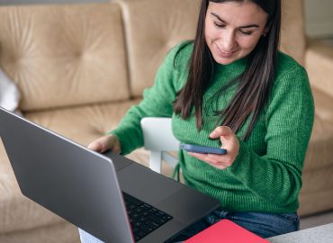 Un préstamo exprés es un crédito de corto plazo que se otorga mediante procesos simplificados y con requisitos mínimos.