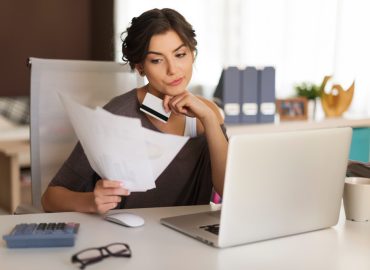 Una reparadora de crédito profesional brinda acompañamiento estructurado durante todo el proceso de negociación.